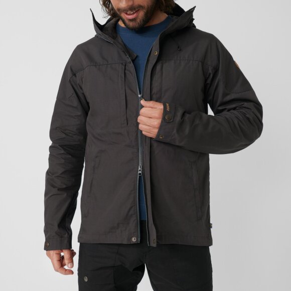 FJALLRAVEN - FJALLRAVEN HERRE VIND/VANDREJAKKE SKOGSO JACKET DARK GREY