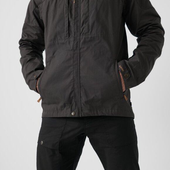 FJALLRAVEN - FJALLRAVEN HERRE VIND/VANDREJAKKE SKOGSO JACKET DARK GREY