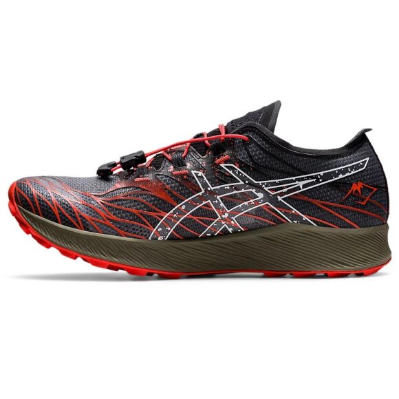 ASICS - ASICS HERRE LØBESKO FUJISPEED BLACK/CHERRY 