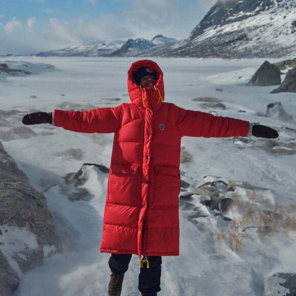 FJALLRAVEN - FJALLRAVEN DAME DUNJAKKE W EXPEDITION LONG DOWN PARKA TRUE RED