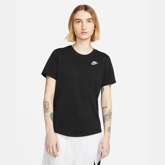 NIKE - NIKE DAME T-SHIRT W NSW CLUB SS TEE 