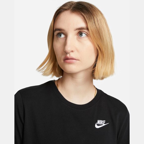 NIKE - NIKE DAME T-SHIRT W NSW CLUB SS TEE 