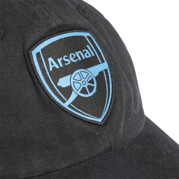 ADIDAS  - ADIDAS ARSENAL FC DAD CAP I UDEBANEFARVER MED LET BUET SKYGGE